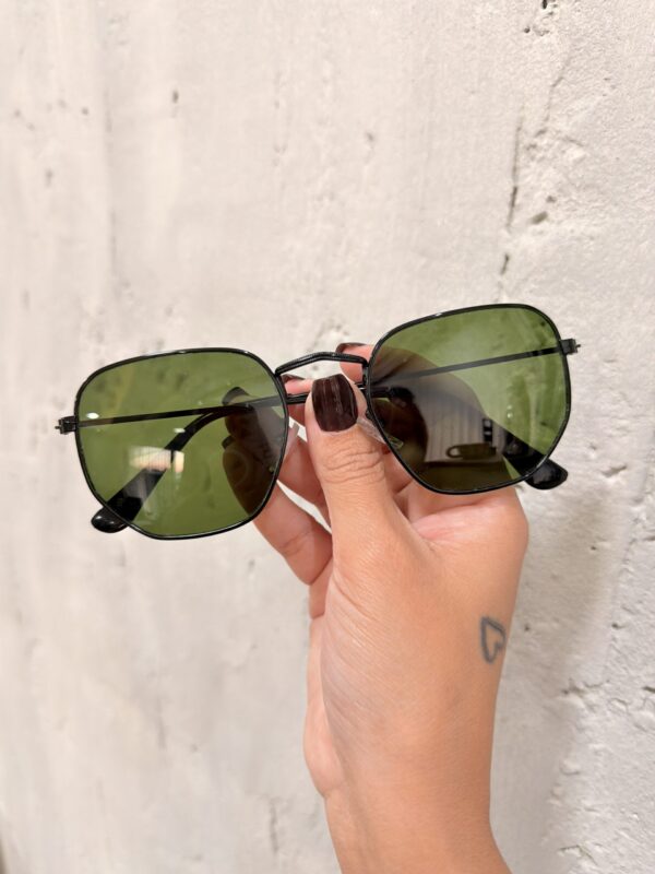 Óculos de Sol Hexagonal Preto com lente verde