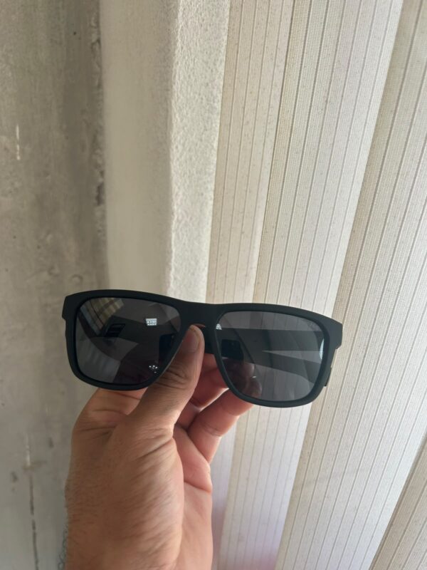 Óculos de sol quadrado preto
